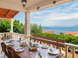 5 Bedroom Nice Home In Postira