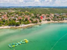 Pet Friendly Apartment In Zambratija