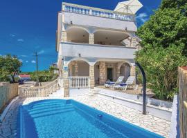 Beautiful Home In Novi Vinodolski、ノヴィ・ヴィノドロスキーのホテル