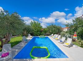 Holiday Home Tribunj-Sovlje Dubravice, ξενοδοχείο σε Tribunj