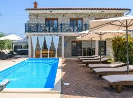 Awesome Home In Marcana