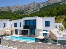 Beautiful Home In Omis With Kitchen