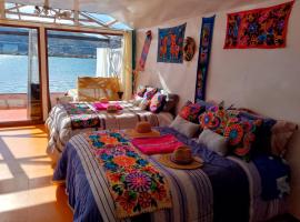 Uros TITIKAKA the Best lodge, ξενοδοχείο στο Πούνο