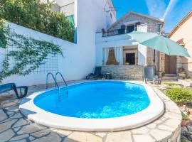 Two-Bedroom Holiday Home In Benkovac