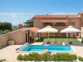 Beautiful Apartment In Hr-52215 Vodnjan