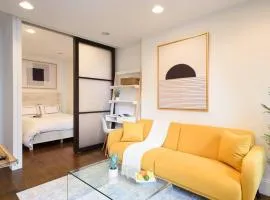 69-5A Celebrate the Season Modern Lower East Side 1BR Apt