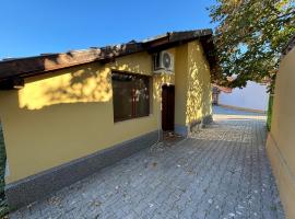 КЪЩА ЗА ГОСТИ Раковска 97, place to stay in Targovishte