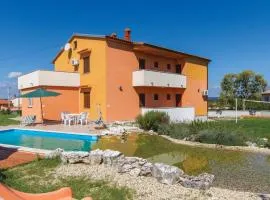 6 Bedroom Amazing Home In Bratulici