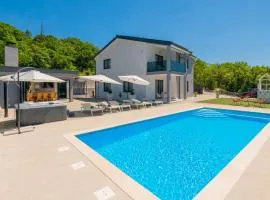 Beautiful Home In Imotski