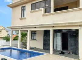 Apartment with Private Pool in Flic en Flac - 250 m²