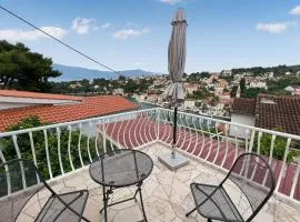 3 Bedroom Awesome Home In Splitska