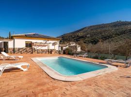 3 Bedroom Gorgeous Home In Iznájar, hotel i Iznájar