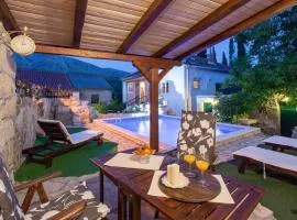 Gorgeous Home In Srinjine