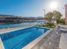 Four-Bedroom Holiday Home In Sibenik