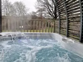 The Ness, Lodge with Hot Tub