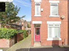 Urban Haven Hall Luxury Rooms Rusholme, Near City Centre Hospitals University