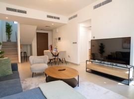 4br Luxury Villa Yas Island Near F1, hotel in Abu Dhabi