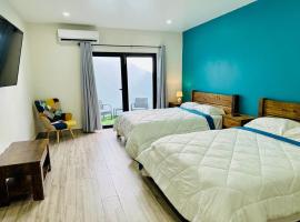 Eagle Stays Aruba-NEW Luxurious One Bedroom Apartment Near Eagle Beach!, hotel en Oranjestad