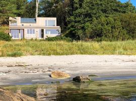 Awesome Home In Farsund With Wifi、ファールスンのラグジュアリーホテル