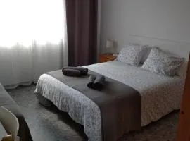 BNB LOLA - Habitacion privada - Aire acondicionado - Baños compartidos