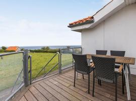 Gudhjem Søpark Lejl 18, Hotel in Gudhjem