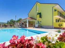 4 Bedroom Gorgeous Home In Hrvace