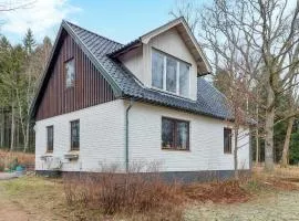 Gorgeous Home In Örkelljunga With Wifi