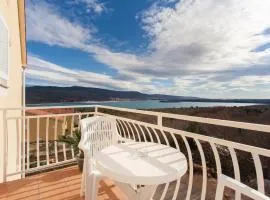 Lovely Apartment In Kornic With Wifi