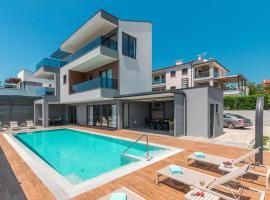 Nice Home In Fazana With House Sea View, hotel v destinaci Fažana