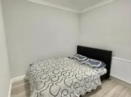 Comfy Ensuite Room in Colindale