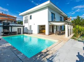 Nice Home In Crikvenica With Sauna, villa i Crikvenica