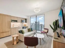 Stunning Lux 2 Bed 2 Bath with Panoramic View from Balcony