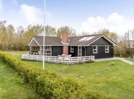 Lovely Home In Humble With Sauna, hotel in Humble