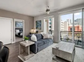 Boutique 1BR near Convention Center - Pool,Htub,Gym