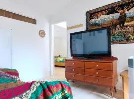 Private 1 bedroom Guestsuite Step Away of Sunnynook Central