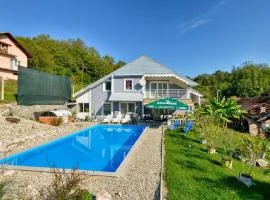 Awesome Home In Nespes
