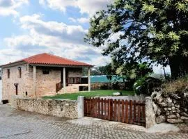 Charming House in Parada + Fireplace