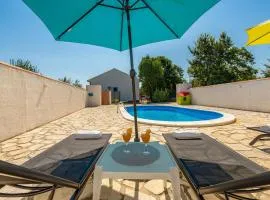 Holiday Home Podgradina 01