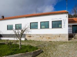 Hostel EntryFik，Ma&ccedil;eira的青年旅館