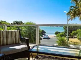 'Goldwater on Beach' - 3 Bedroom Beachfront with Balcony & BBQ - Sleeps 6