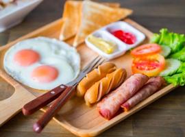 Reddyinn, capsule hotel in Phi Phi Don