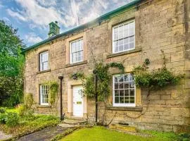 Grade II Listed House near Chatsworth
