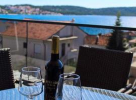 Apartmani Manuela, hotel v Okrugu Gornjiom