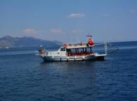 Berrak1 icmeler private yacht, hotel en Marmaris