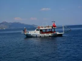 Berrak1 icmeler private yacht