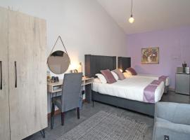 The Chameleon Stay @107, hotel in Centurion