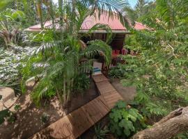 Gîtes dans un jardin, hotel v destinaci Terre-de-Haut