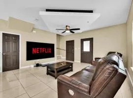 Relax & Enjoy In Our Luxury Townhome Getaway C