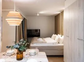 Arctic Honey City Suite