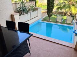 Oasis Paradise 4A, hotel em Corverica